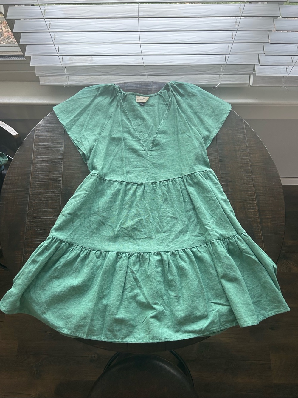 Universal Thread Green Flowy Dress with Sleeves Knee length